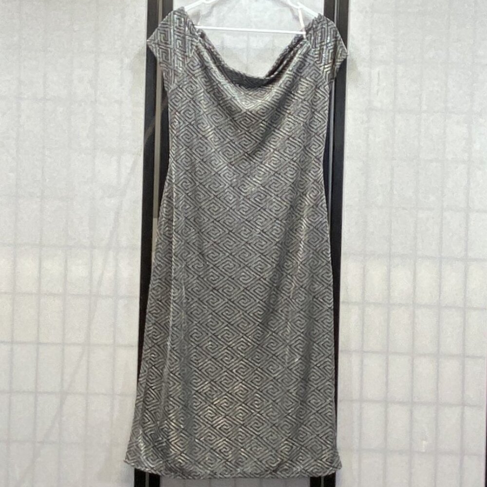 Derek Heart Greek Key Shimmer Shift Dress 1X Black Silver Boat Neck Cap Sleeve